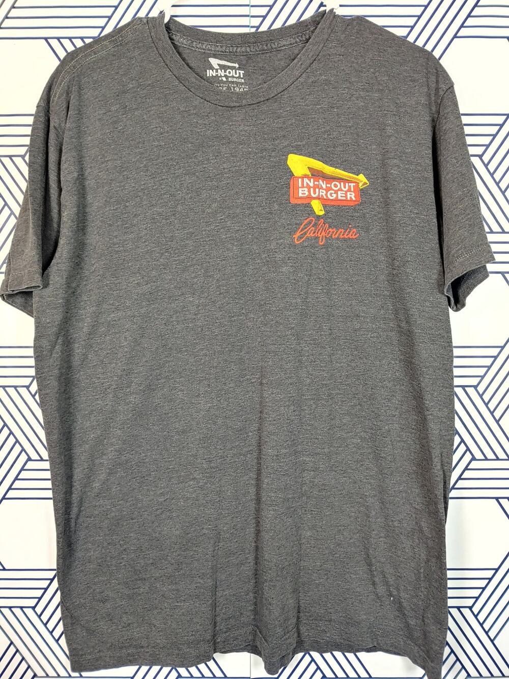 In-N-Out Burger California Tshirt Size  Large